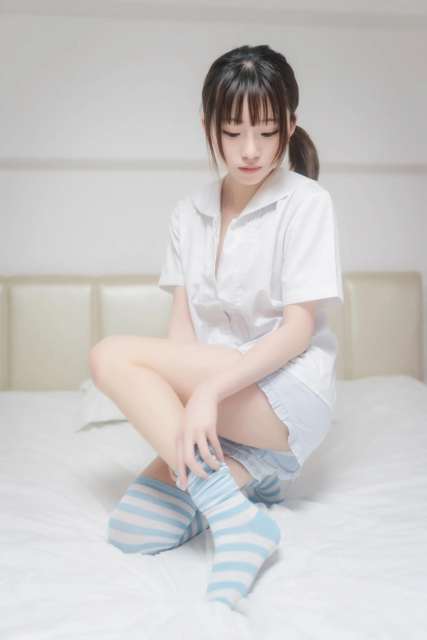 绮太郎_Kitaro – NO.40 蓝白条纹袜 [42P]插图